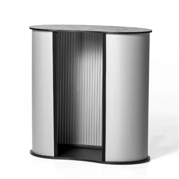 Elegante Lamellen-Theke im ovalen Design